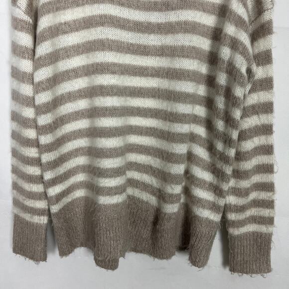 American Eagle Jegging Fit Striped Fuzzy Striped Sweater Size Small Oversized - Picture 8 of 11